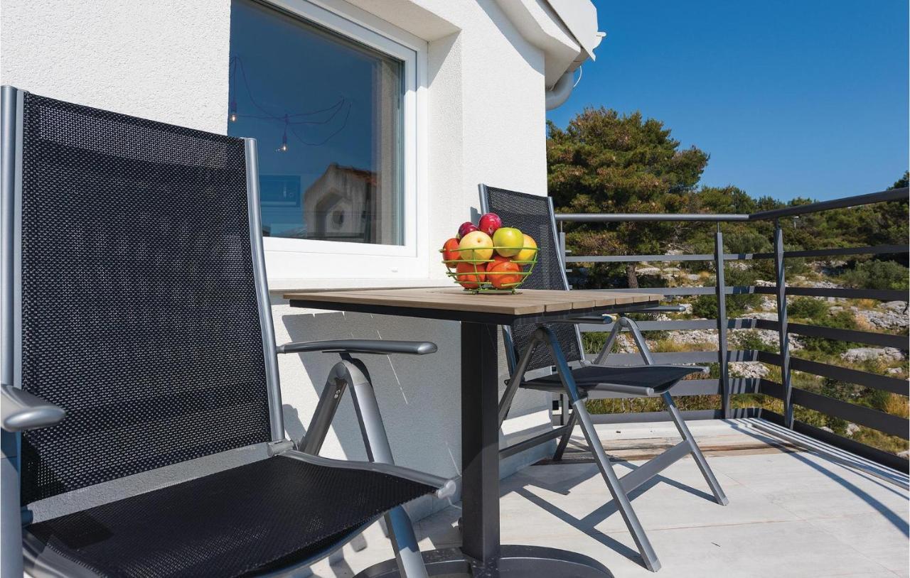 Cozy Apartment In Brodarica With Wifi Extérieur photo