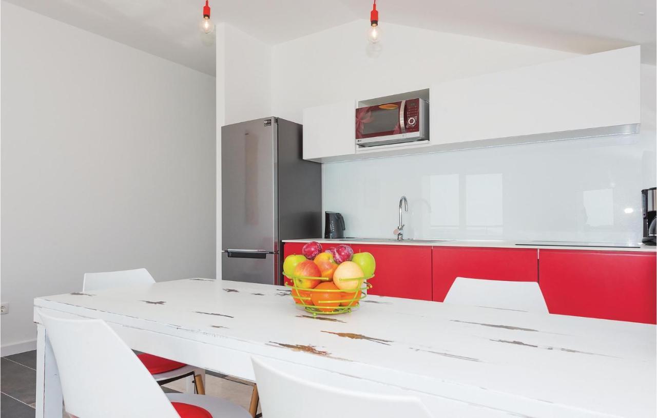 Cozy Apartment In Brodarica With Wifi Extérieur photo